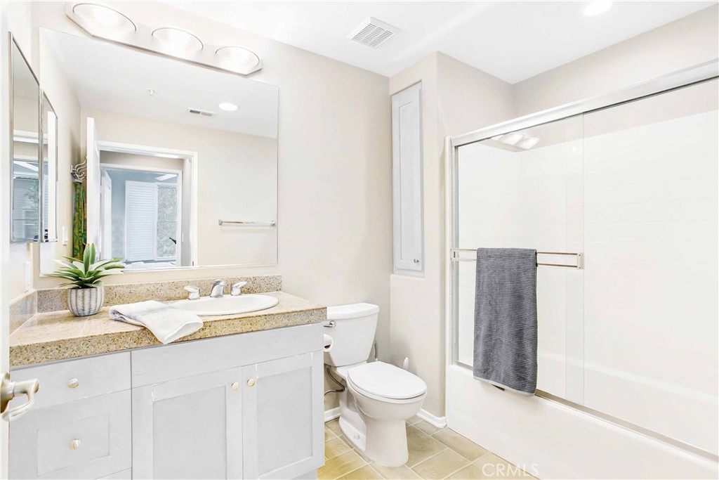 2212 Watermarke Place