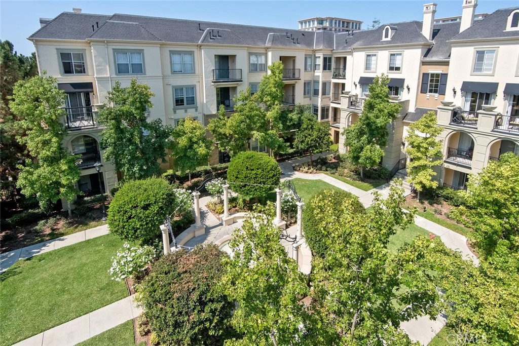 2212 Watermarke Place