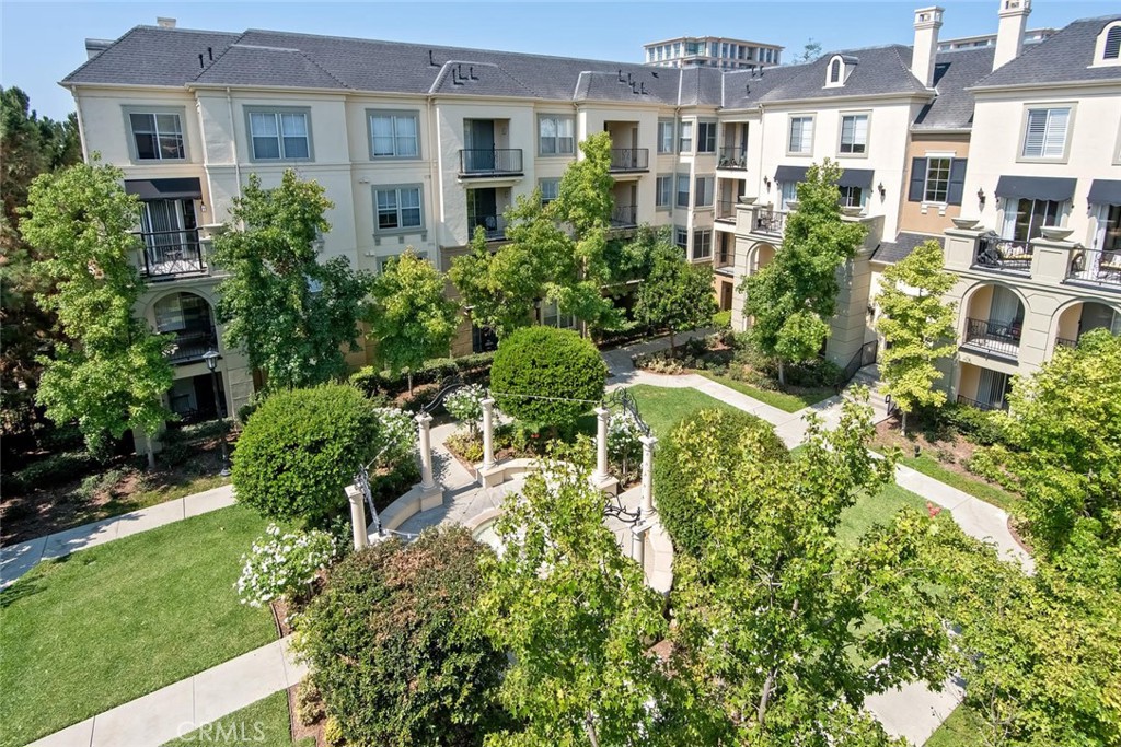 2212 Watermarke Place