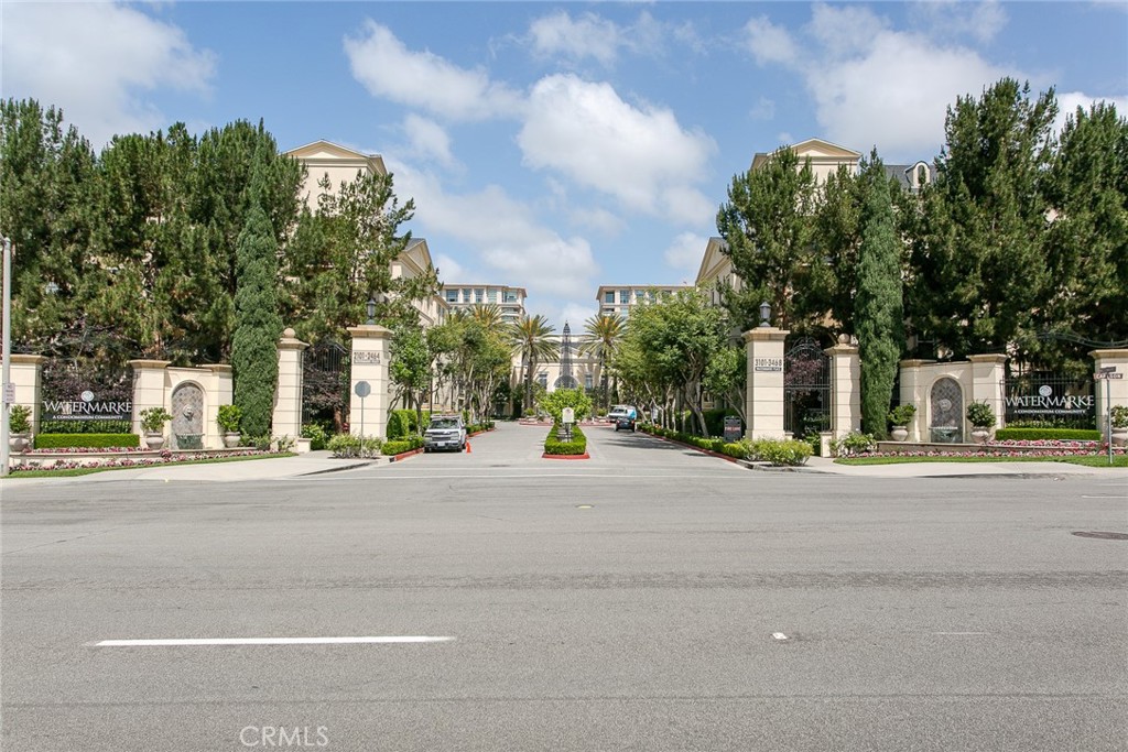 2212 Watermarke Place