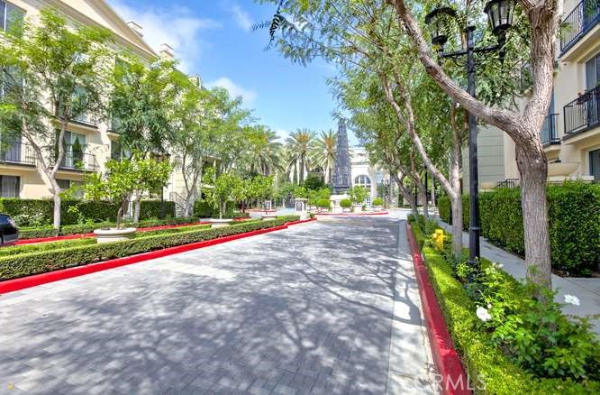 2212 Watermarke Place