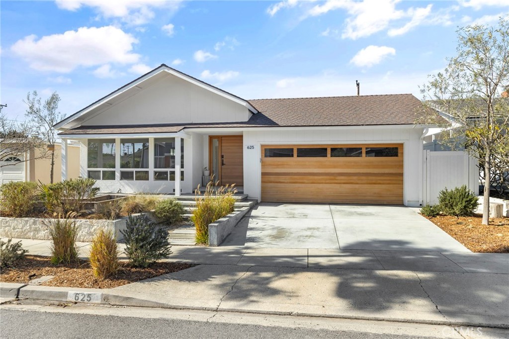 625 Beachcomber Drive