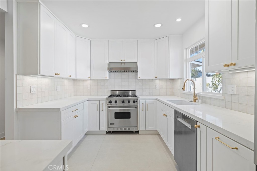 625 Beachcomber Drive