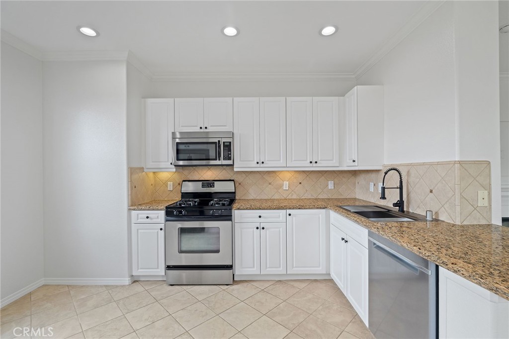 3459 Watermarke Place