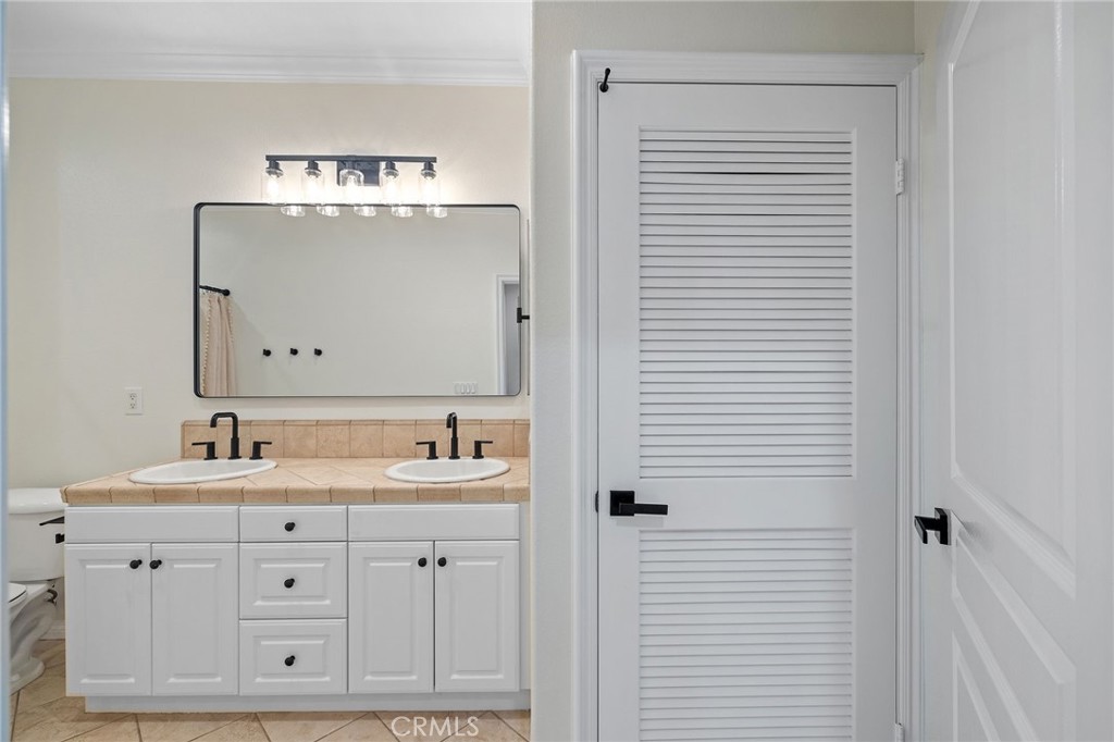 3451 Watermarke Place