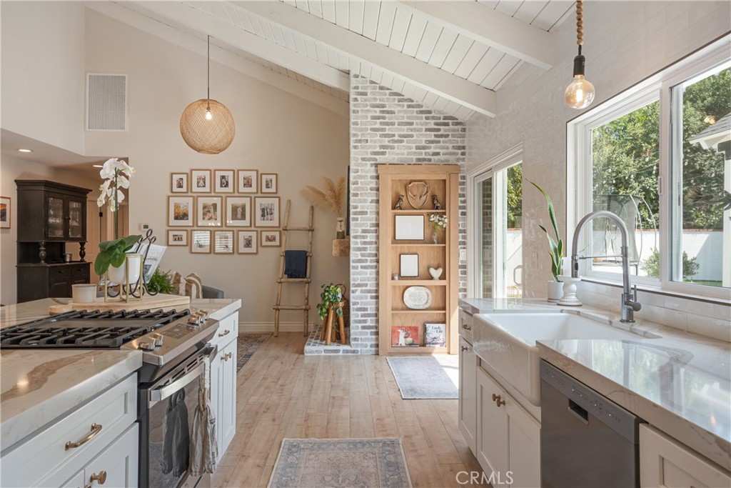 13822 Henstridge Circle