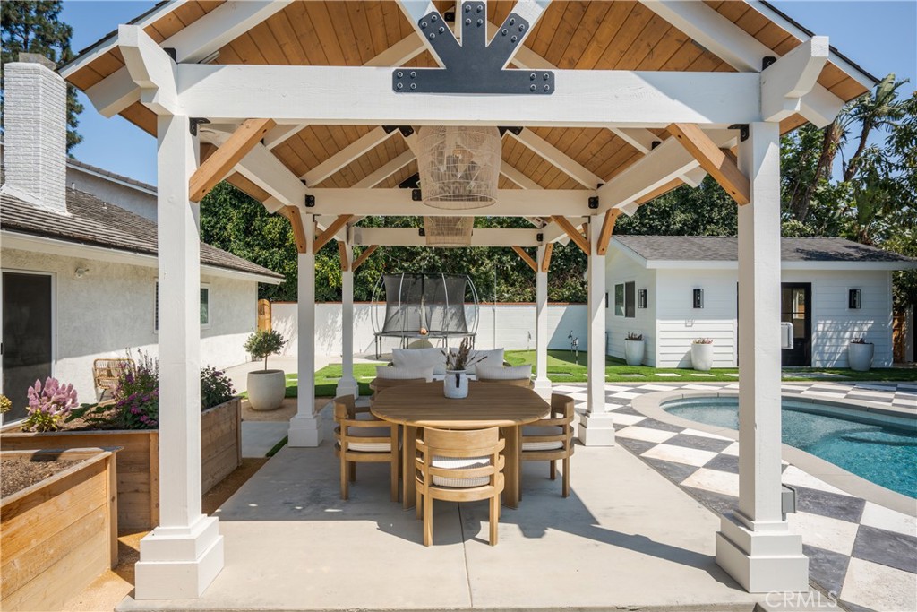 13822 Henstridge Circle