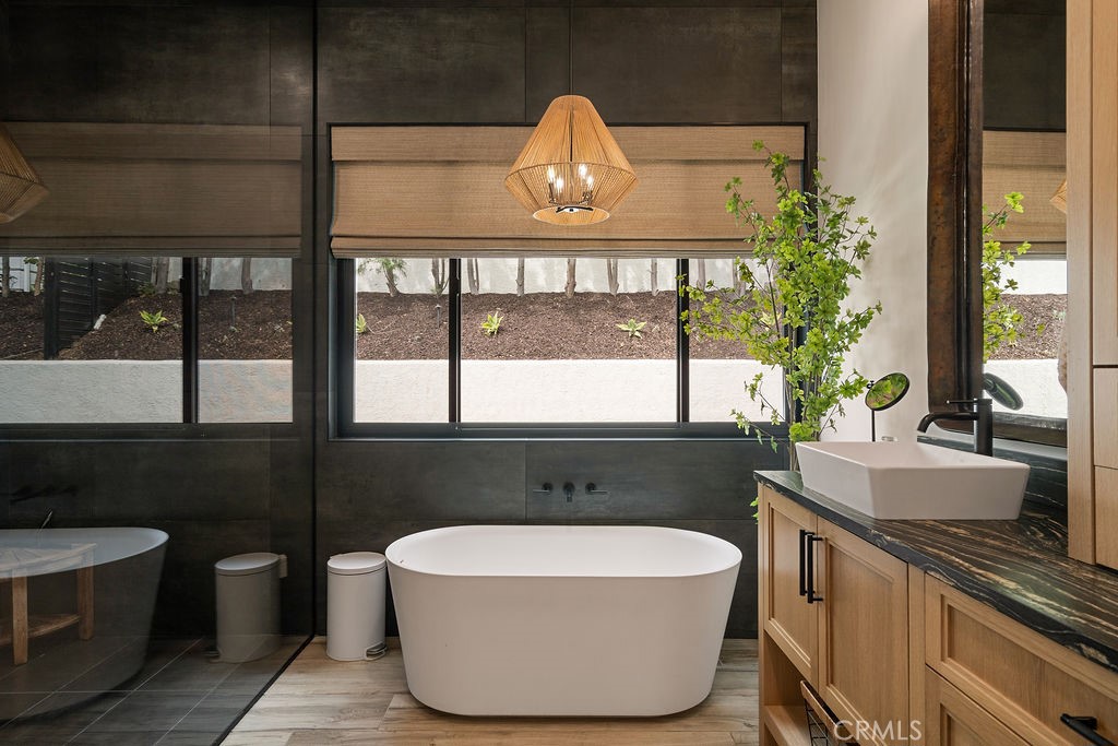 837 S Canyon Mist Lane