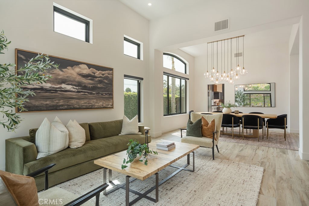 837 S Canyon Mist Lane