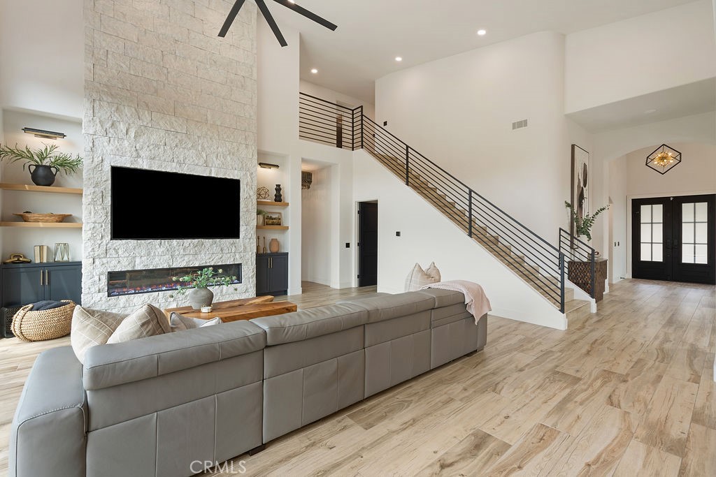 837 S Canyon Mist Lane