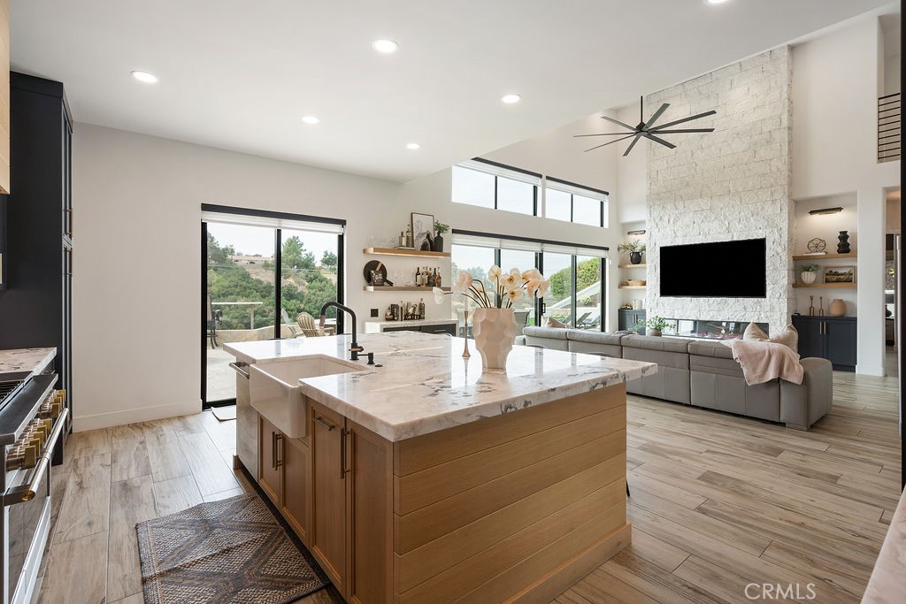 837 S Canyon Mist Lane