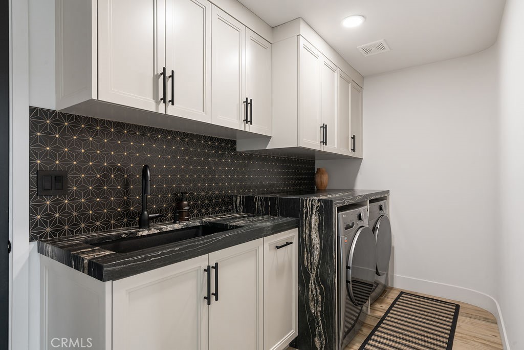 837 S Canyon Mist Lane