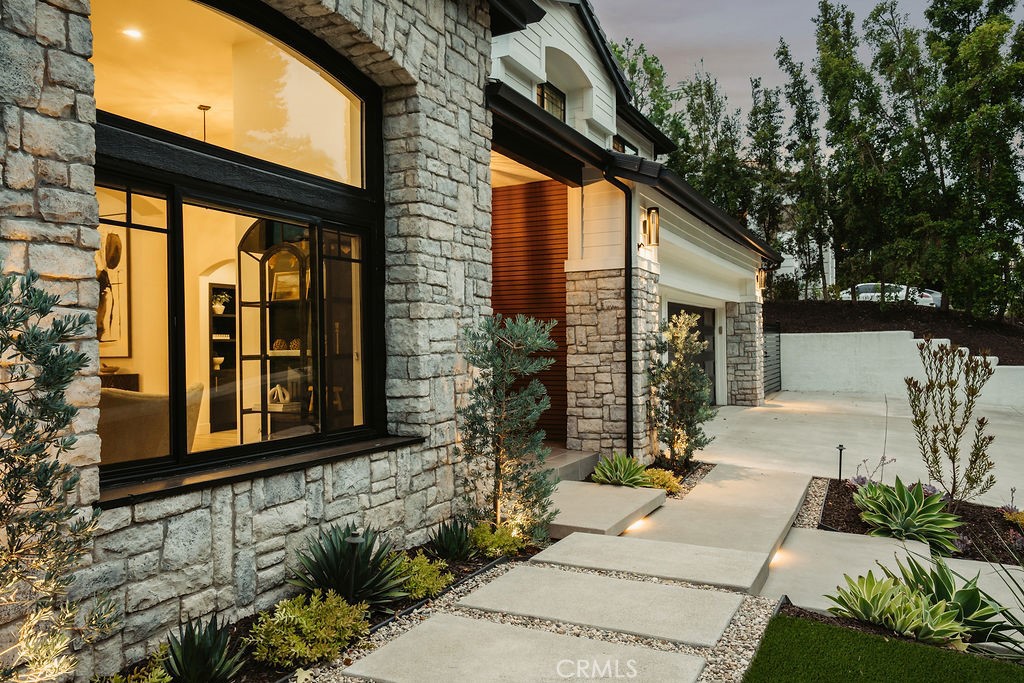 837 S Canyon Mist Lane