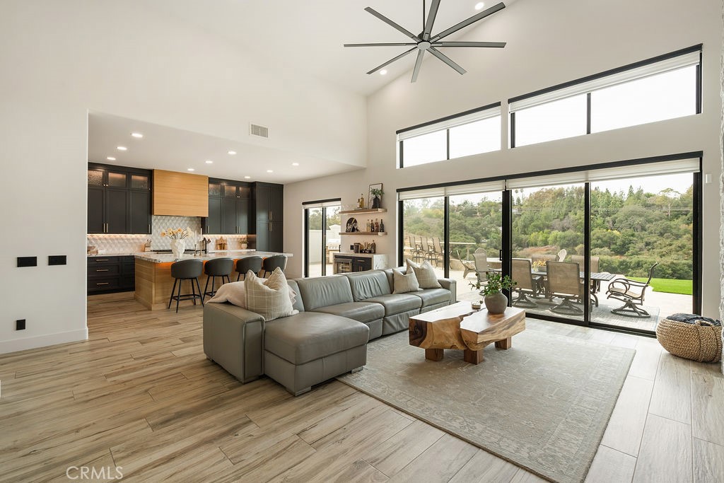 837 S Canyon Mist Lane