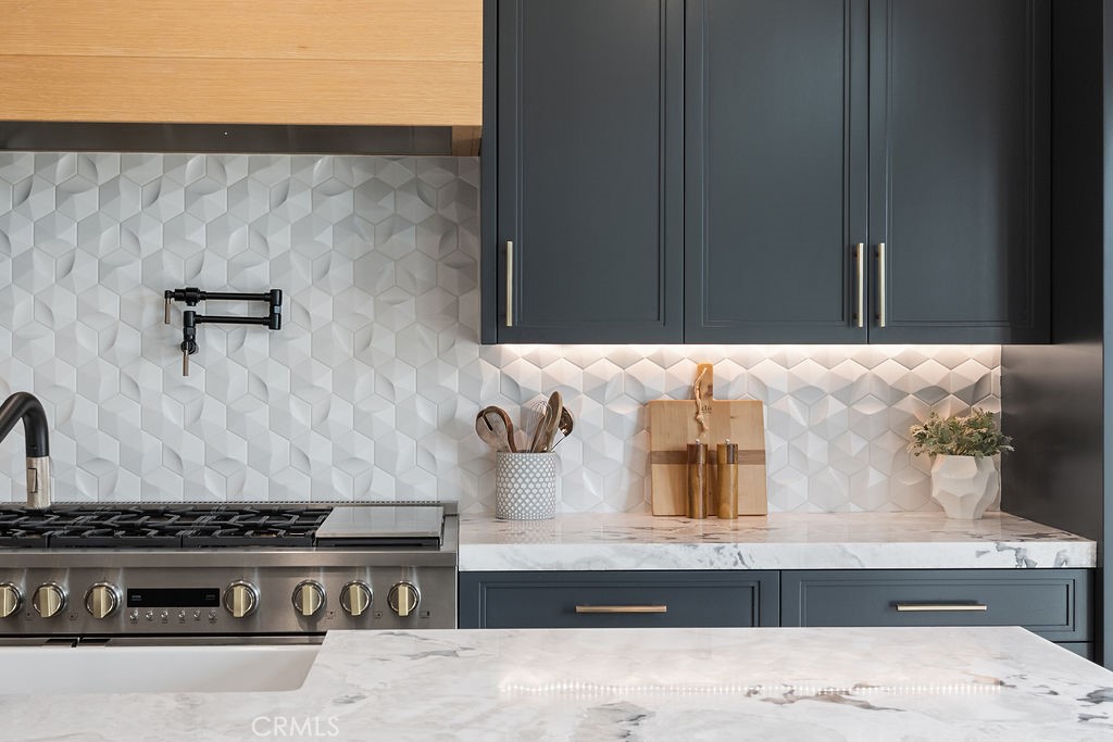 837 S Canyon Mist Lane