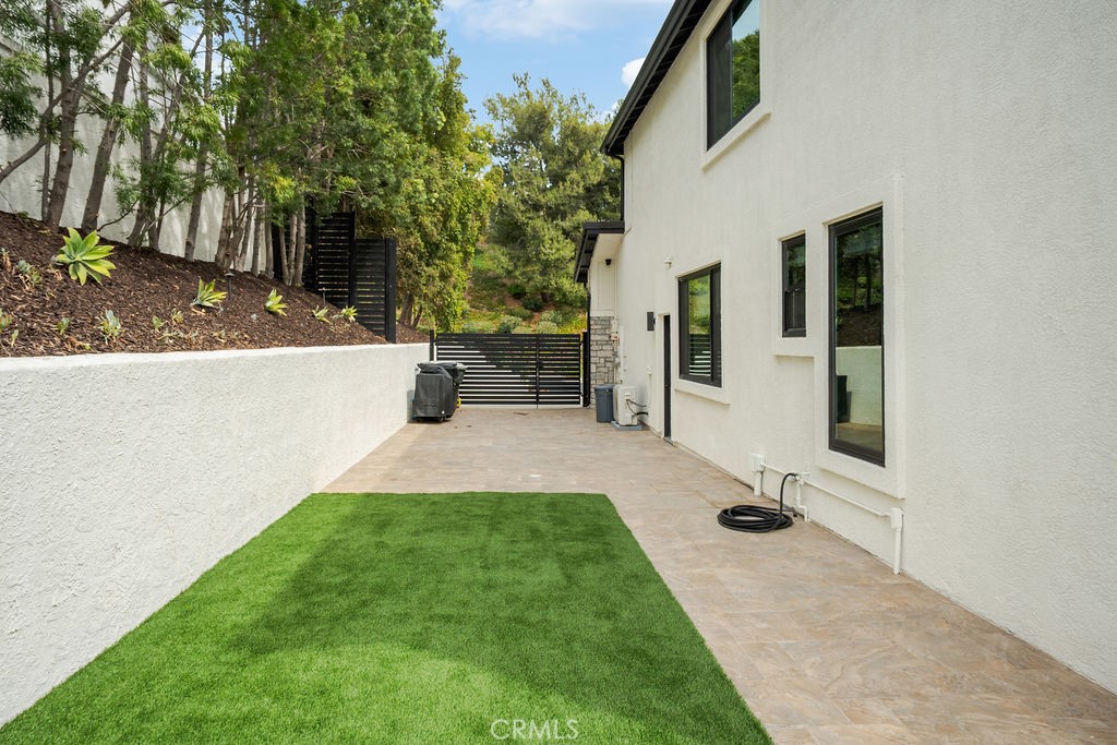 837 S Canyon Mist Lane