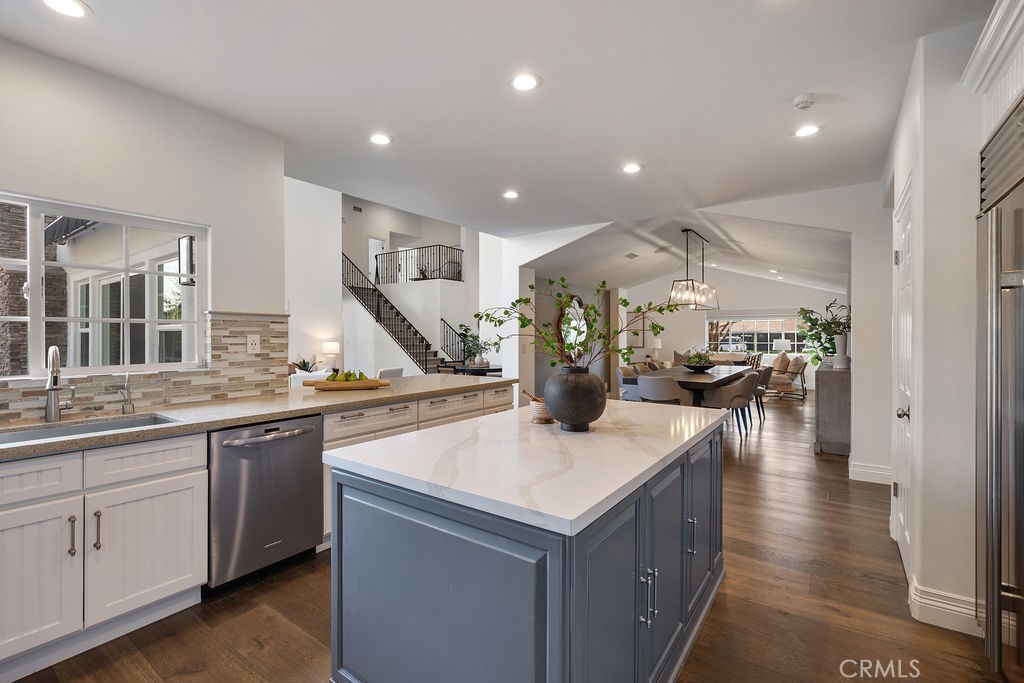 10262 Old Lamplighter Lane