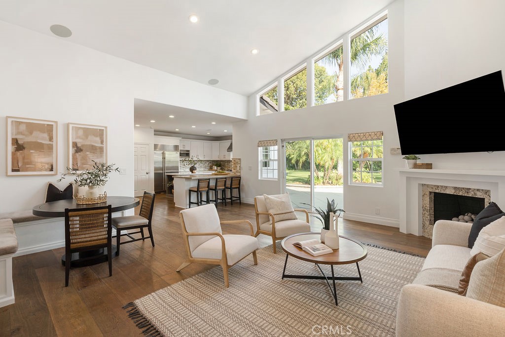 10262 Old Lamplighter Lane