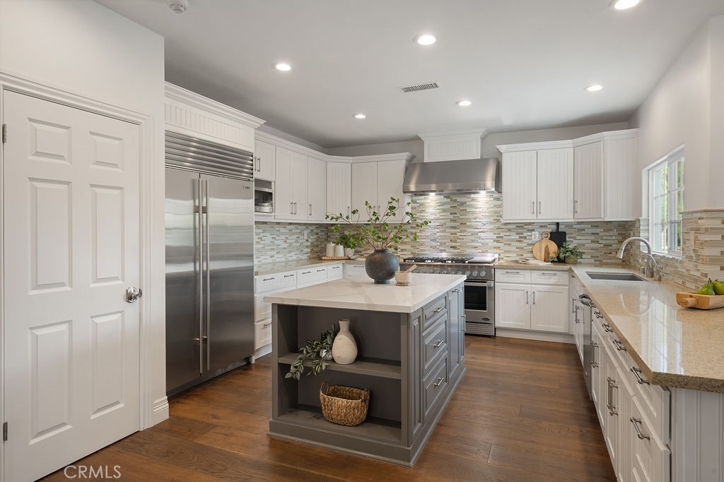 10262 Old Lamplighter Lane