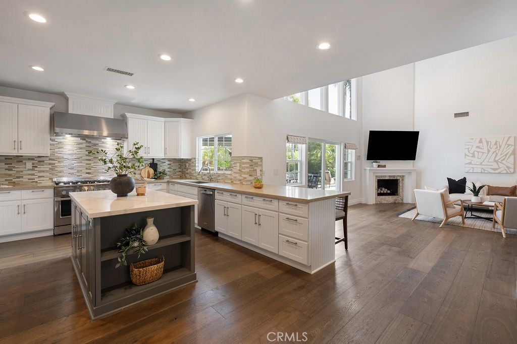 10262 Old Lamplighter Lane