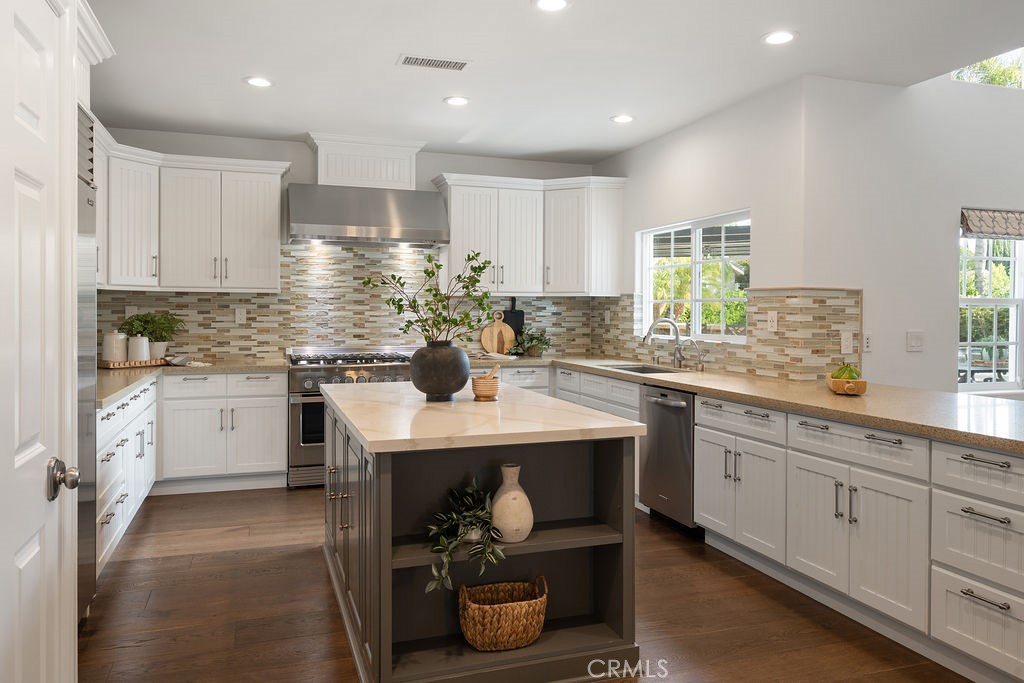 10262 Old Lamplighter Lane