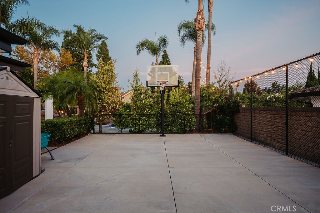 10262 Old Lamplighter Lane