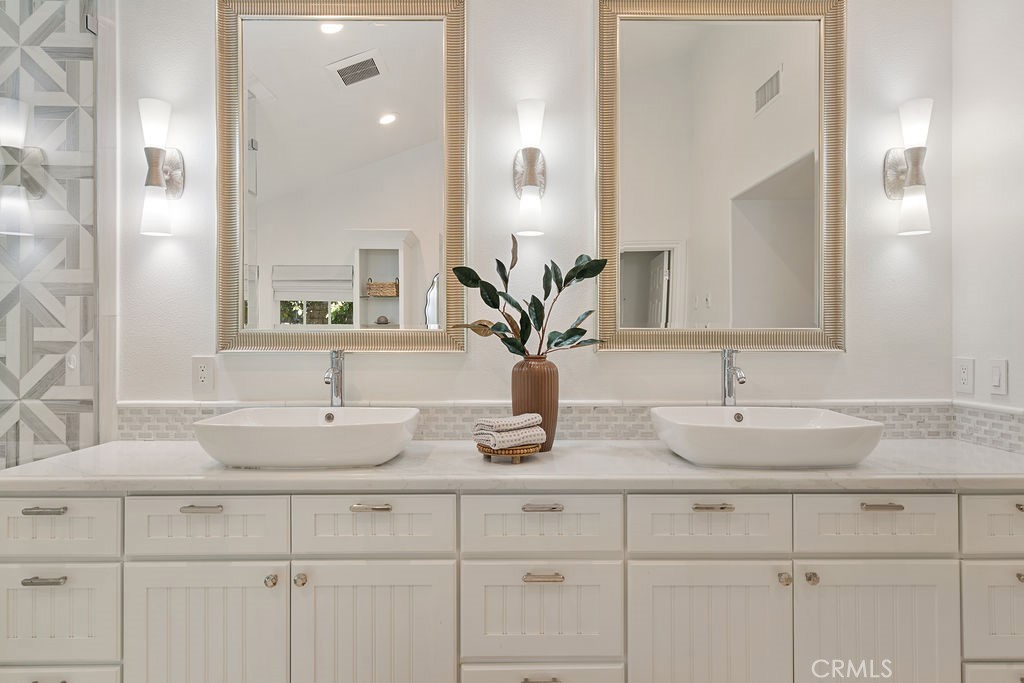 10262 Old Lamplighter Lane