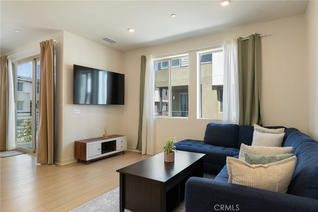 1562 Topeka Ave 1