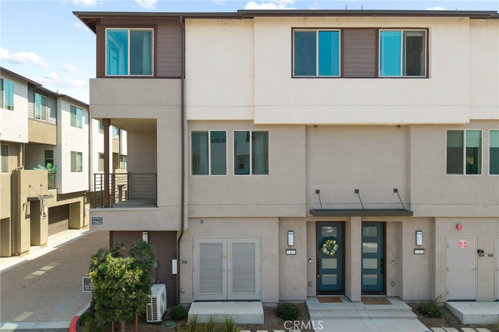 1562 Topeka Ave 1