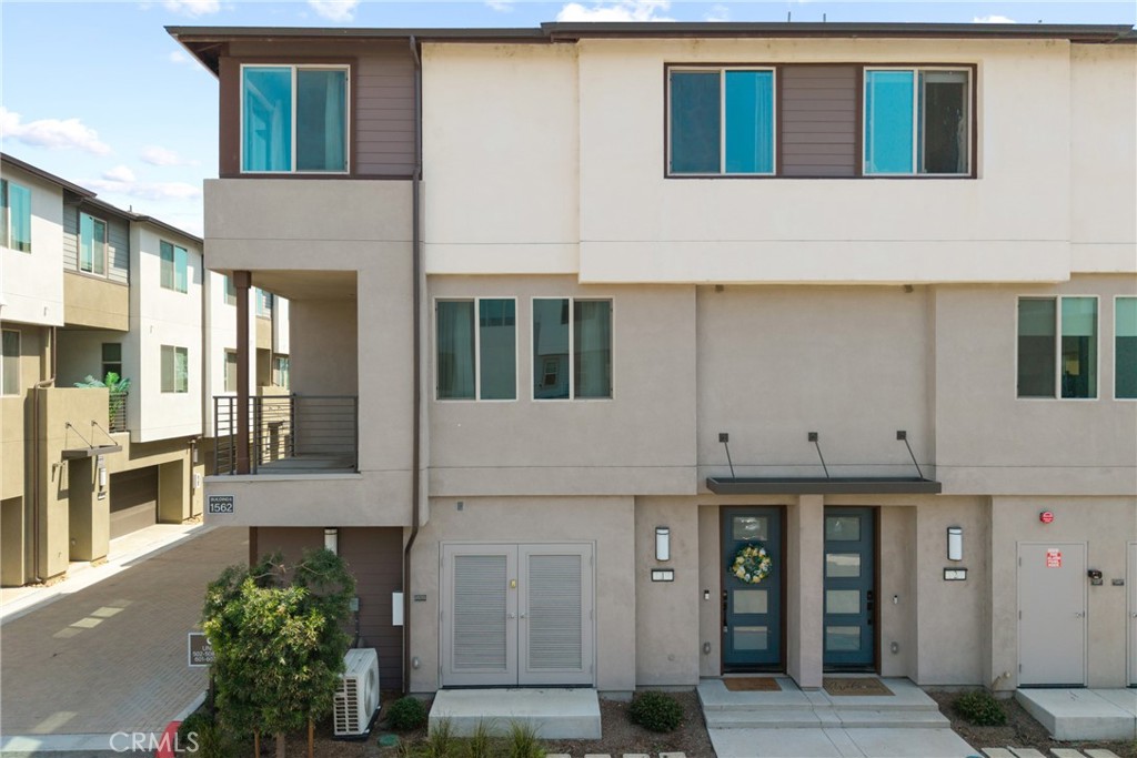 1562 Topeka Ave 1
