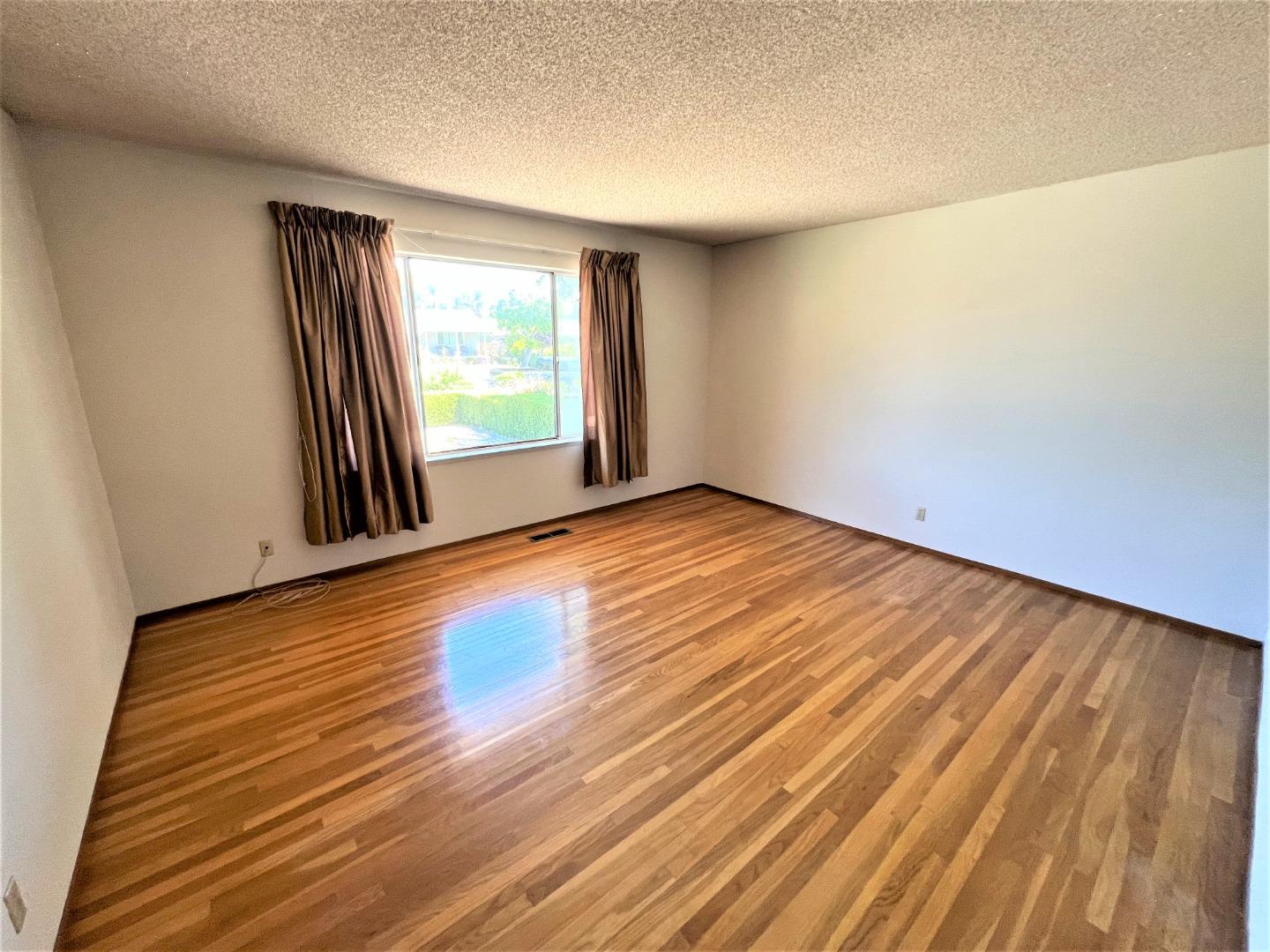 6053 Chesbro Avenue