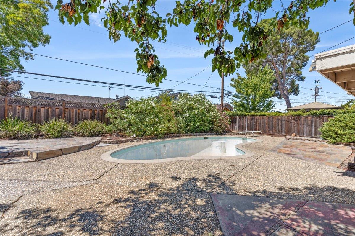 3293 Todd Way