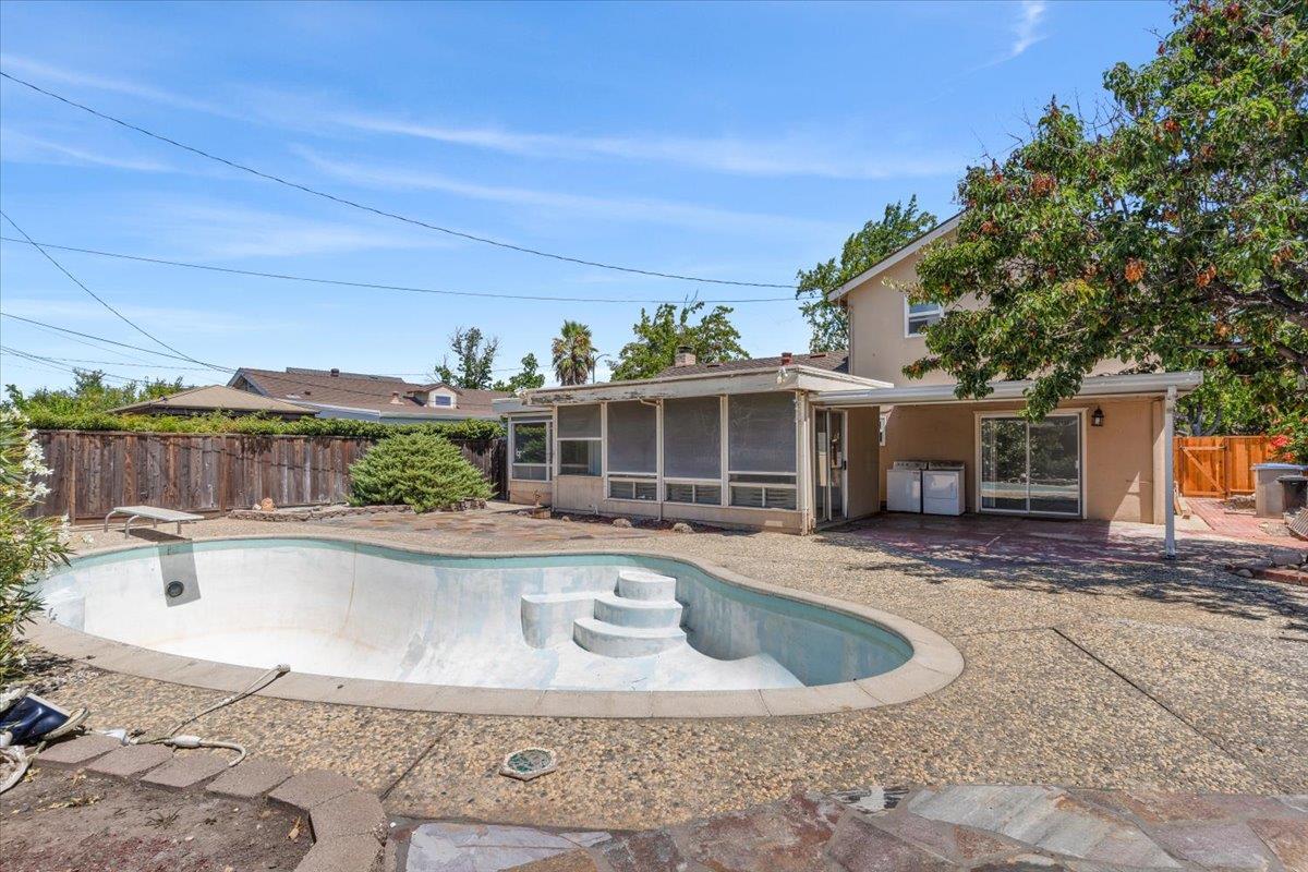 3293 Todd Way