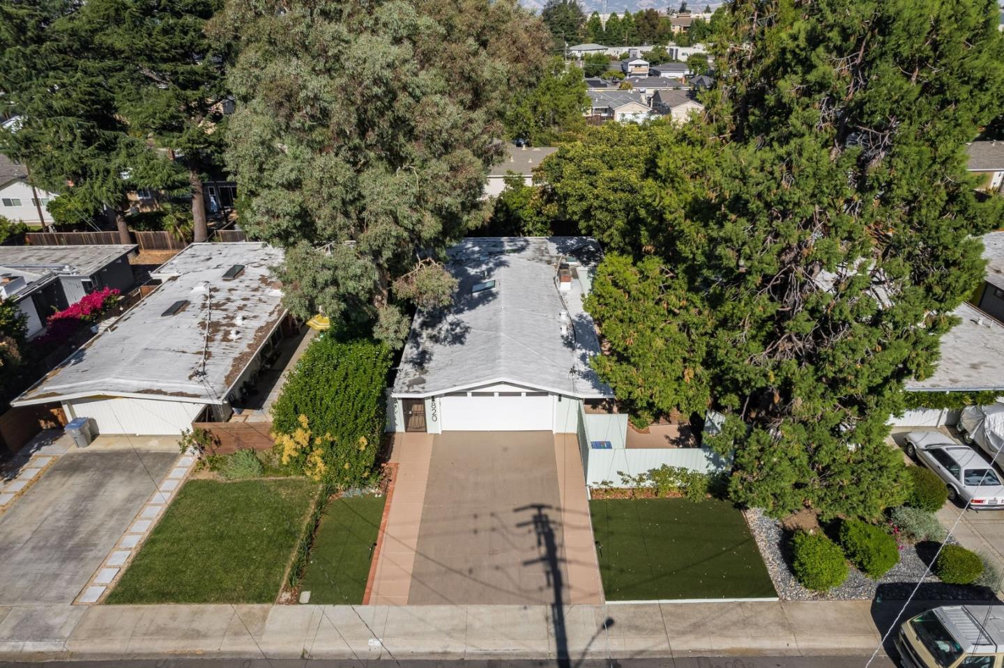 820 Goodwin AVE