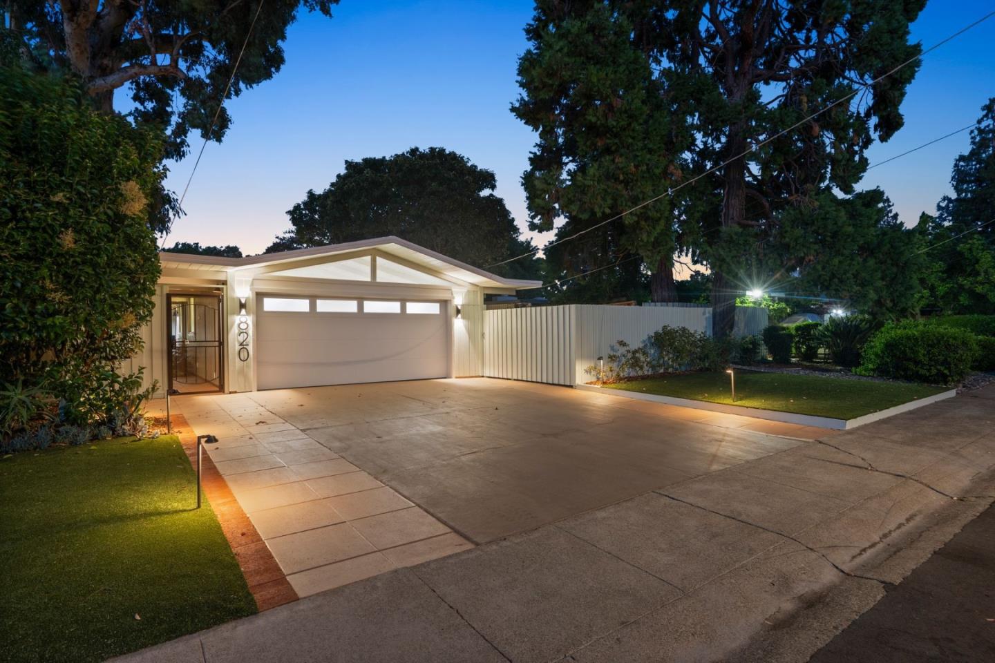 820 Goodwin AVE