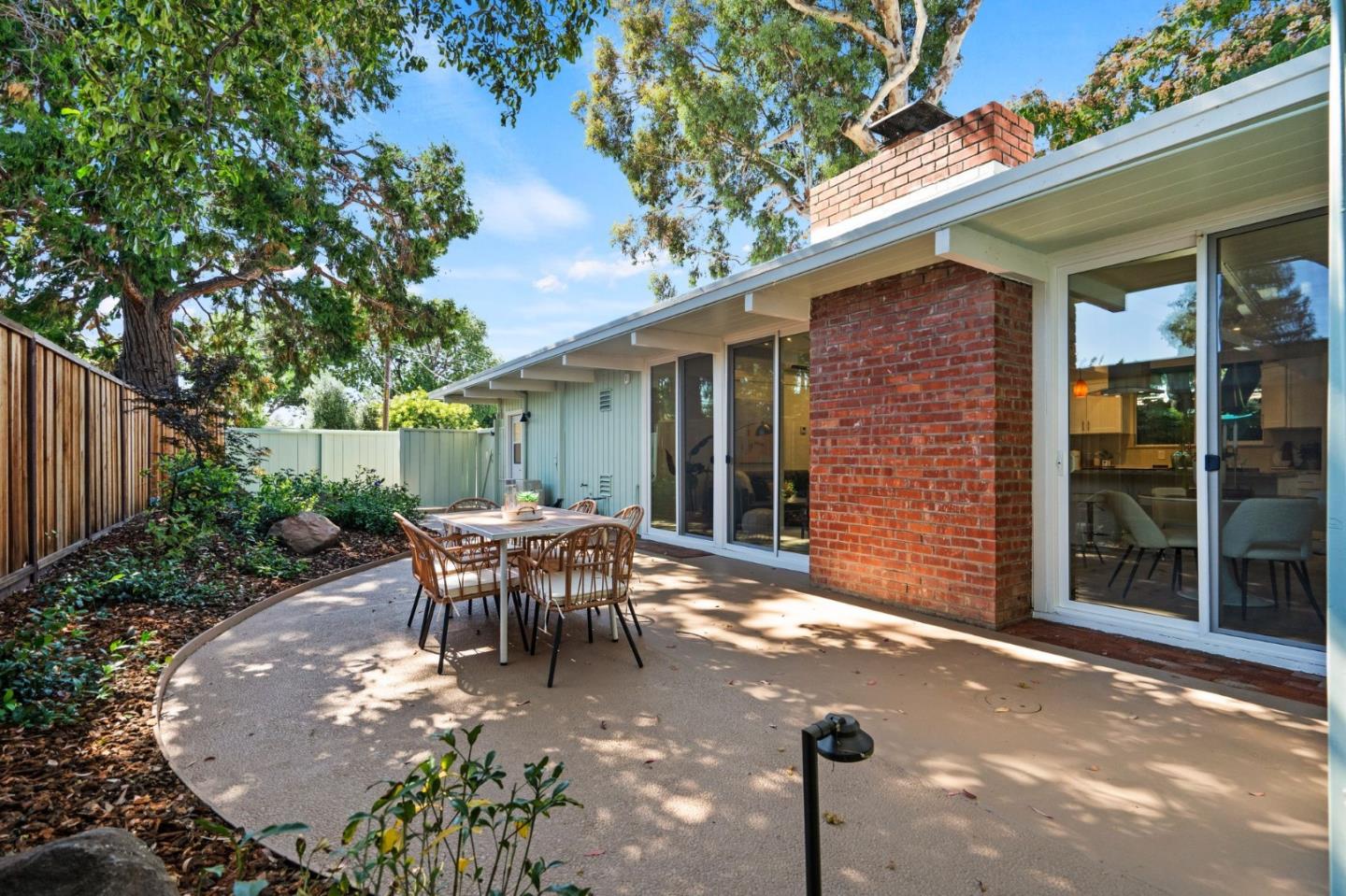 820 Goodwin AVE