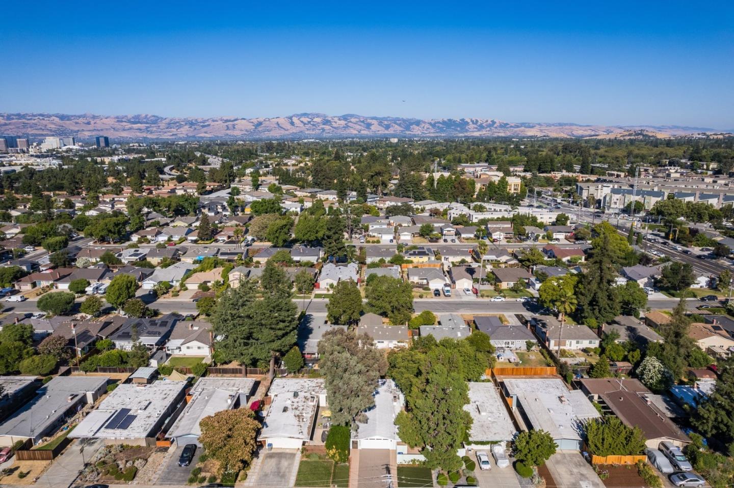 820 Goodwin AVE