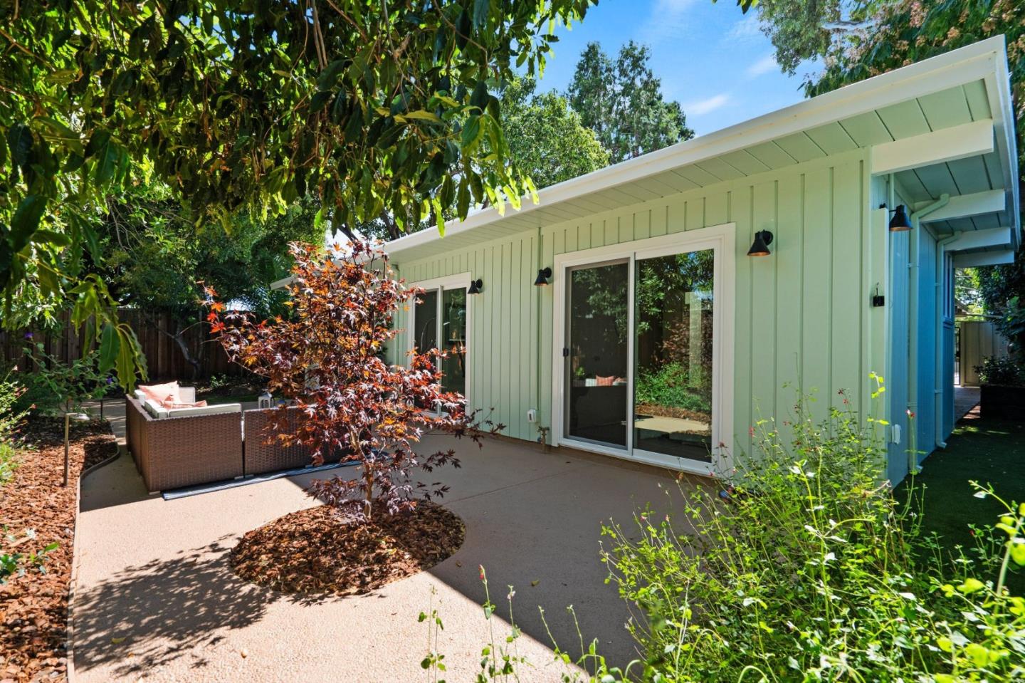 820 Goodwin AVE