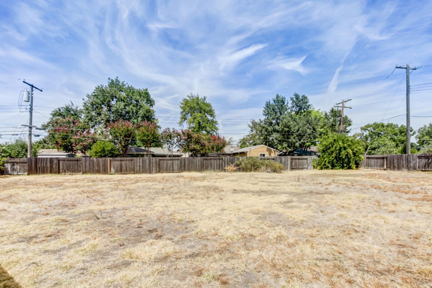 2724 Doris CT