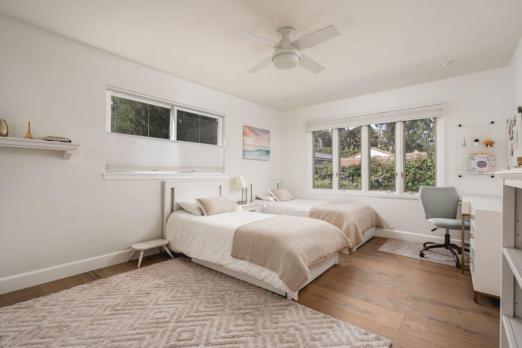 20 E Constance Avenue