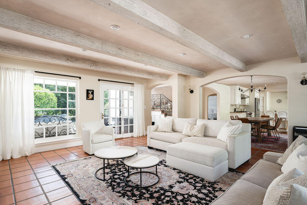 20 E Constance Avenue