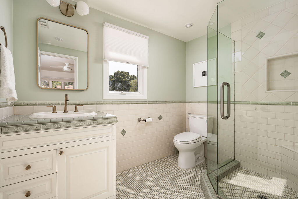 20 E Constance Avenue