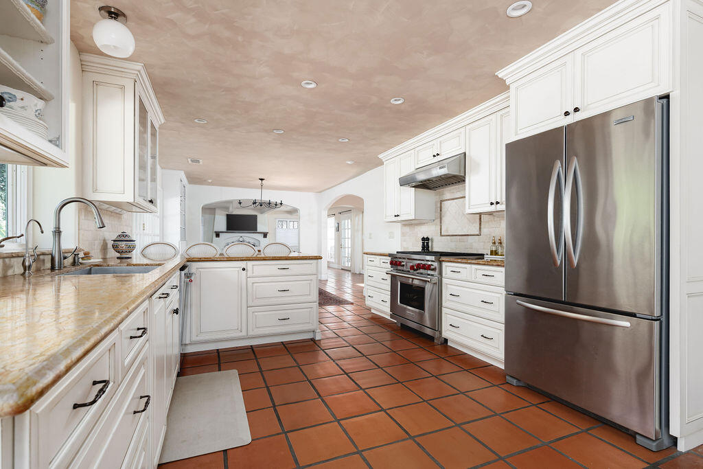 20 E Constance Avenue