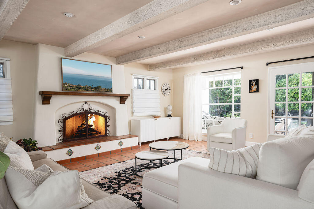 20 E Constance Avenue