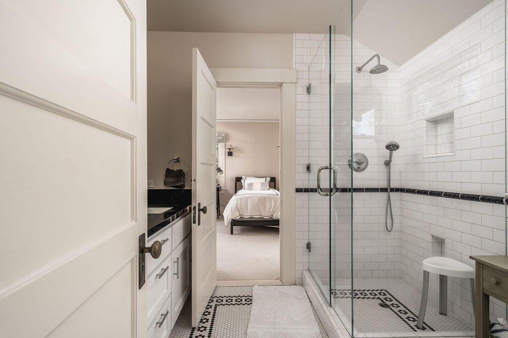 0000 Undisclosed Address Road