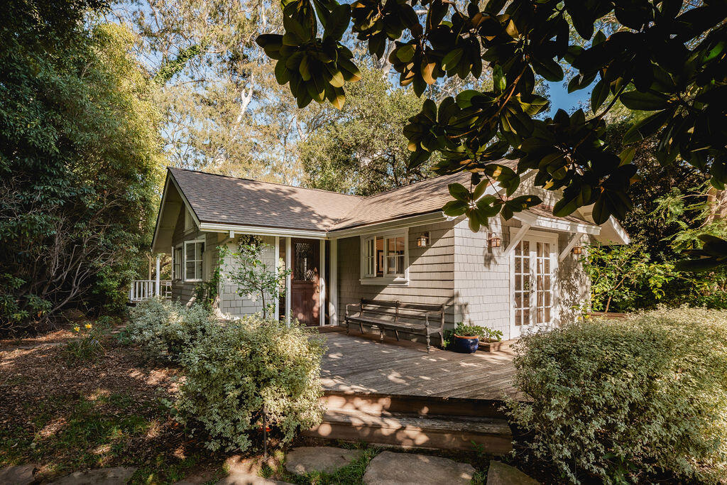 0000 Undisclosed Address Road