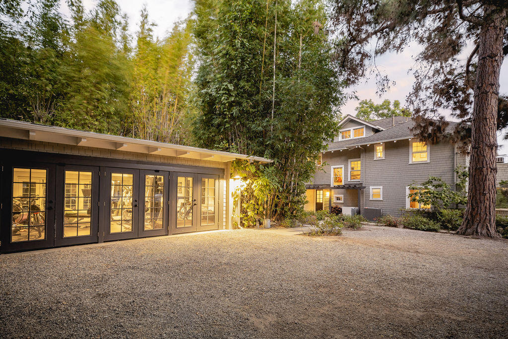 0000 Undisclosed Address Road