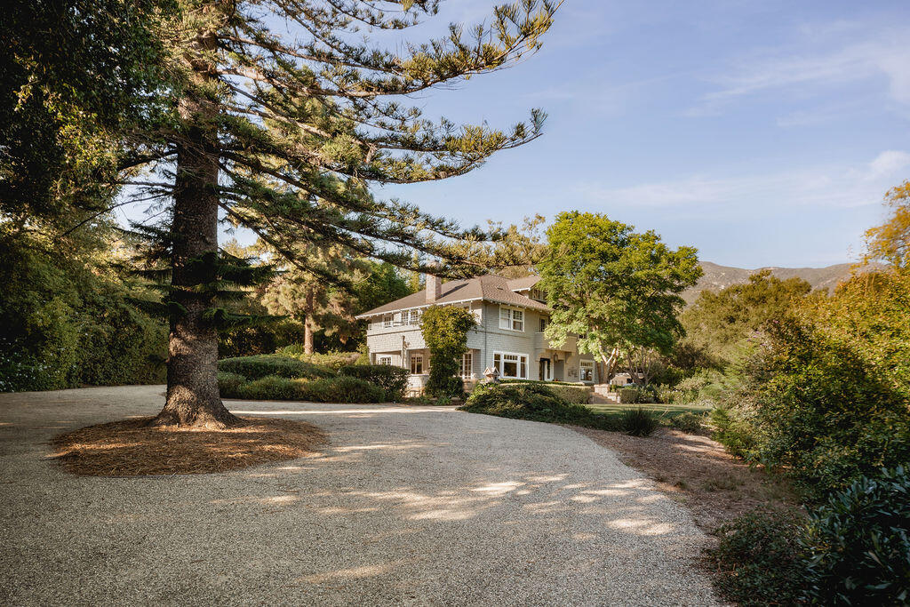 0000 Undisclosed Address Road