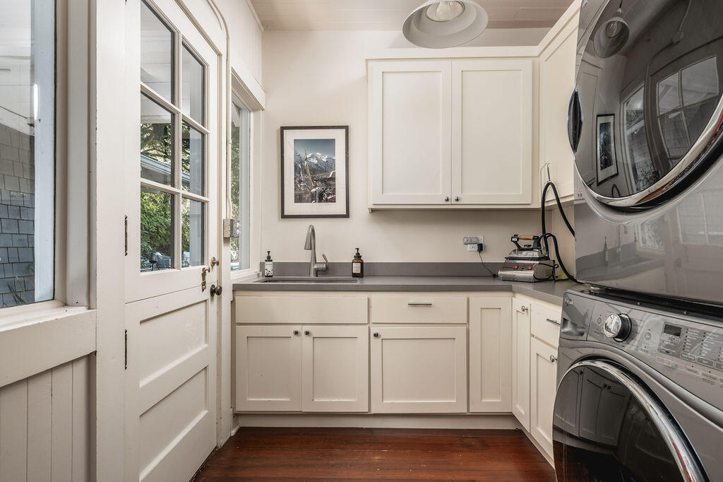 0000 Undisclosed Address Road