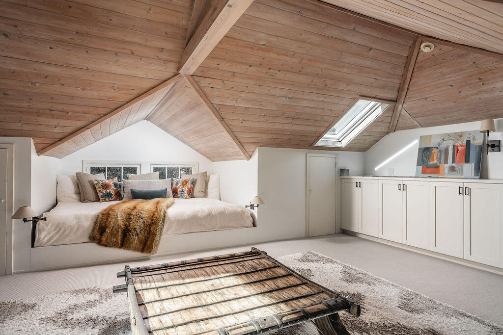 0000 Undisclosed Address Road